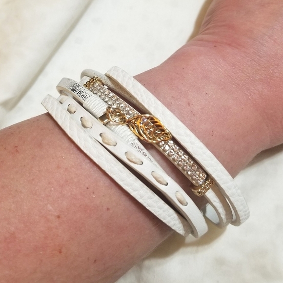 Maurices Jewelry - NWT Maurices Leather Rhinestone Charm Bracelet